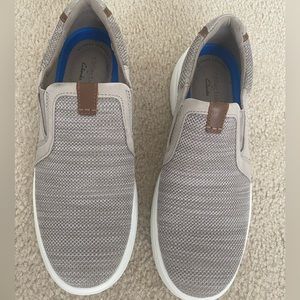Classic and cool almost new Men’s Clark’s slip on shoe - 10 W GREAT CONDITION